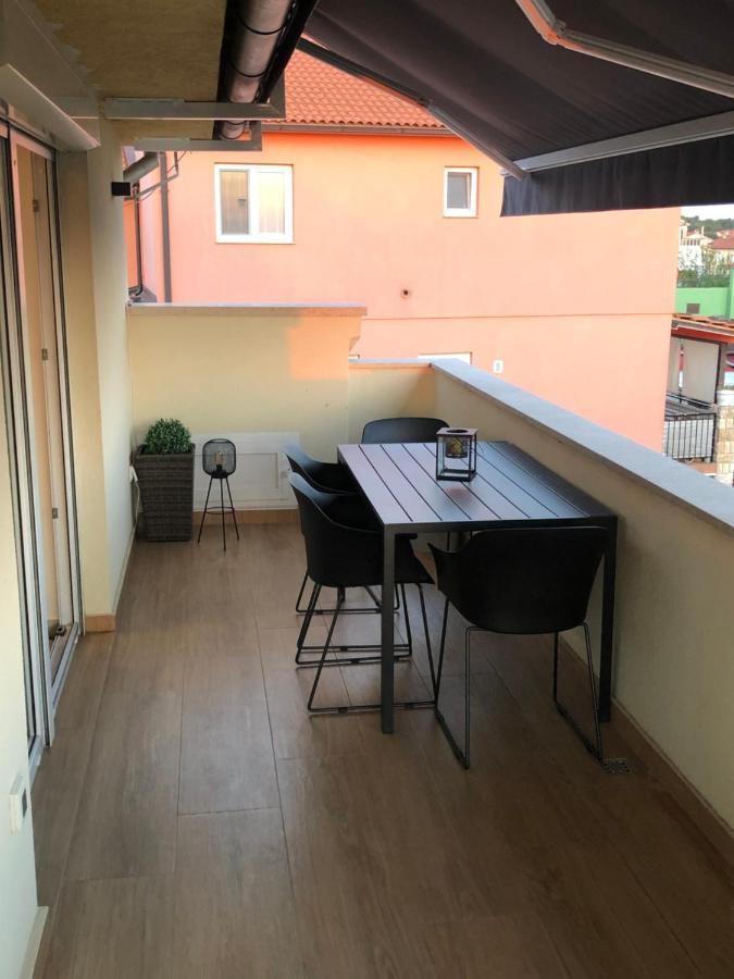 Sunny Apartment Ana Medulin Exterior foto