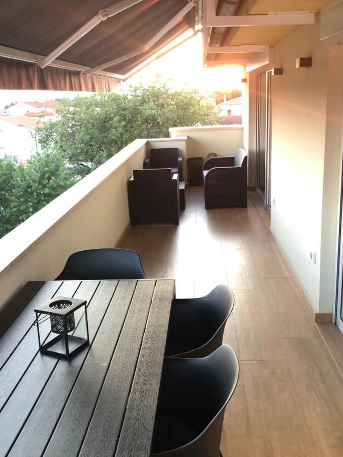 Sunny Apartment Ana Medulin Exterior foto